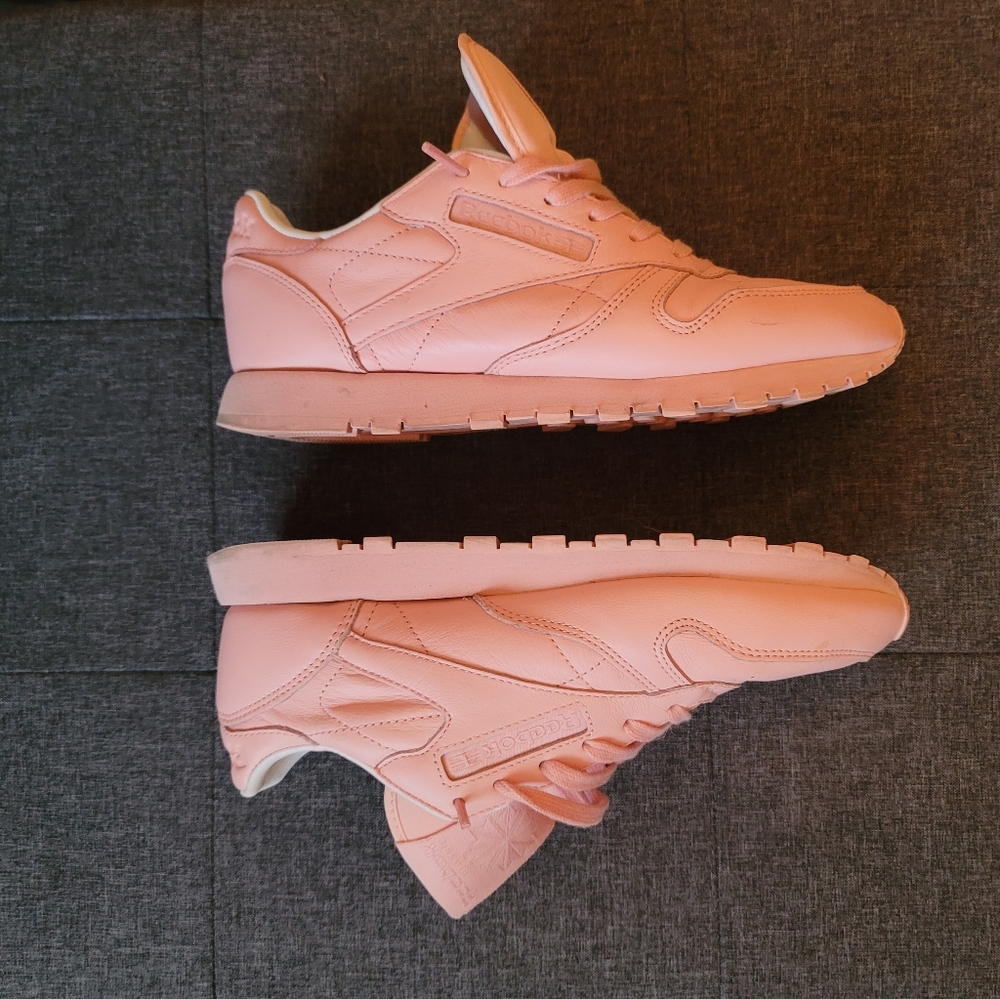 Reebok
Classic Leather Sneaker - Picture 1 of 10